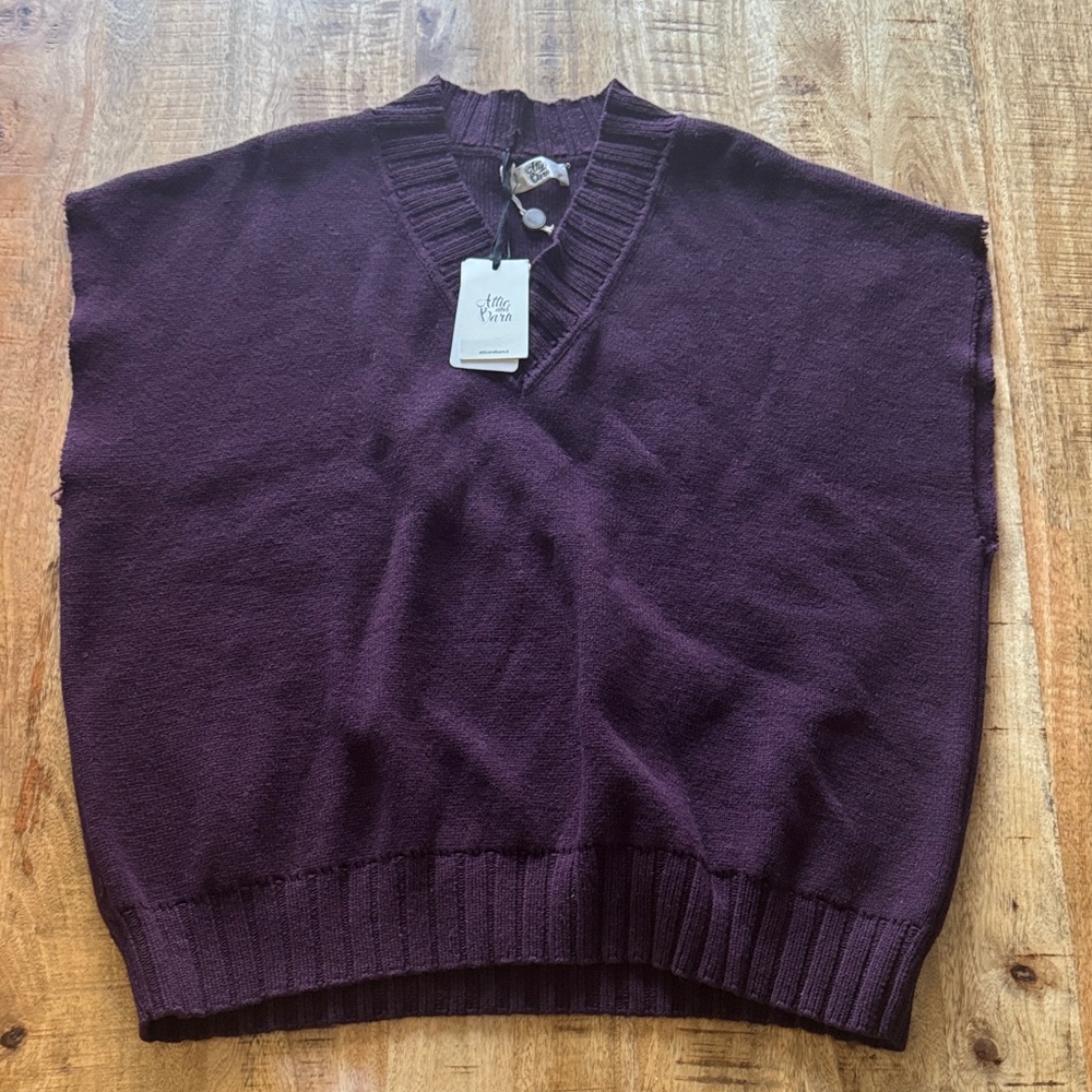 Attic and Barn women’s wool blend heavyweight V-Neck Sweater Vest purple NWT